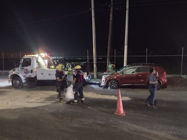 Vuelca camioneta sobre la autopista Veracruz-Xalapa(+Video)