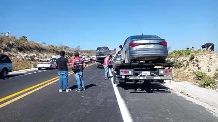 Accidente múltiple en la autopista Cuacnopalan-Oaxaca deja 3 muertos y 5 heridos