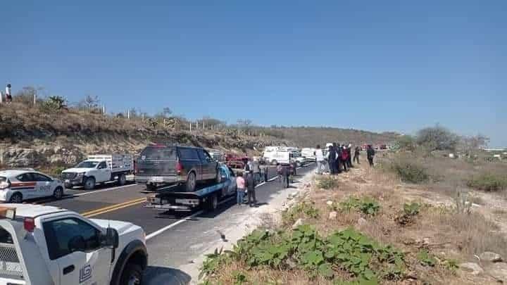 Accidente múltiple en la autopista Cuacnopalan-Oaxaca deja 3 muertos y 5 heridos