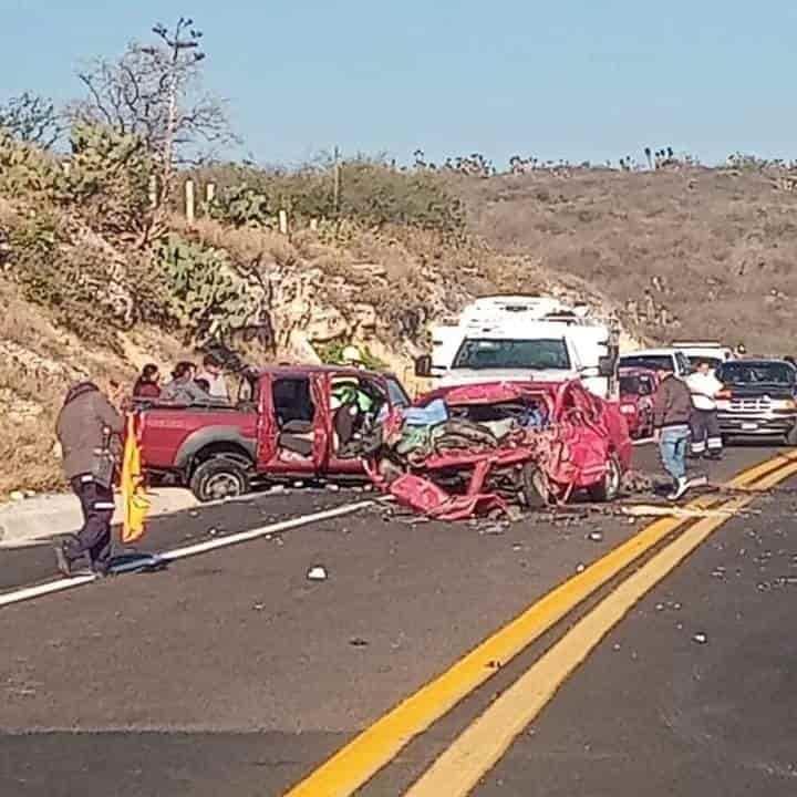 Accidente múltiple en la autopista Cuacnopalan-Oaxaca deja 3 muertos y 5 heridos