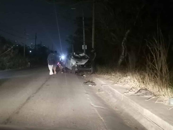 Automovilista choca contra 3 vacas y abandona la unidad en Veracruz