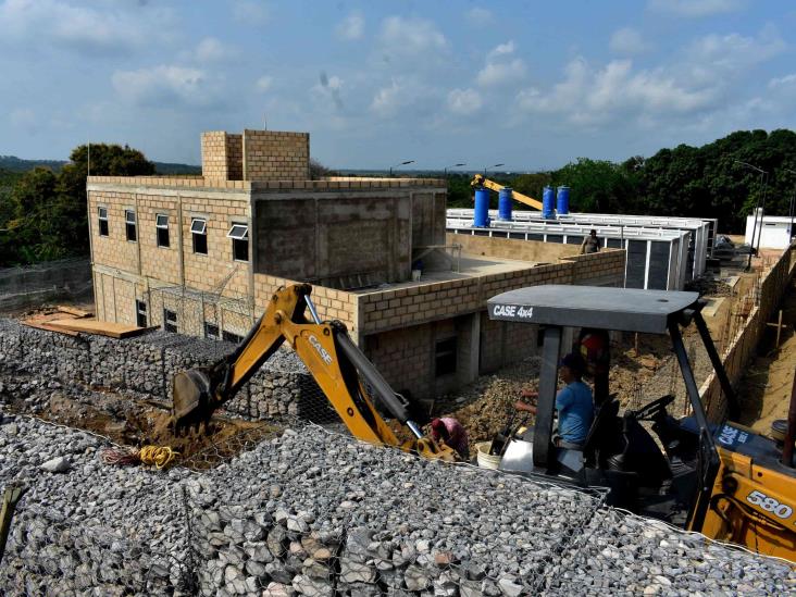 Construcción del Panteón Forense avanza en Coatzacoalcos