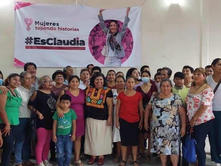 Xóchitl Molina es coordinadora de Mujeres tejiendo historias