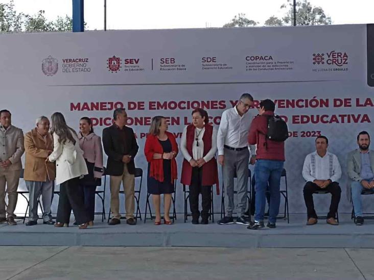 En La Perla , presenta SEV estrategia contra violencia y adicciones