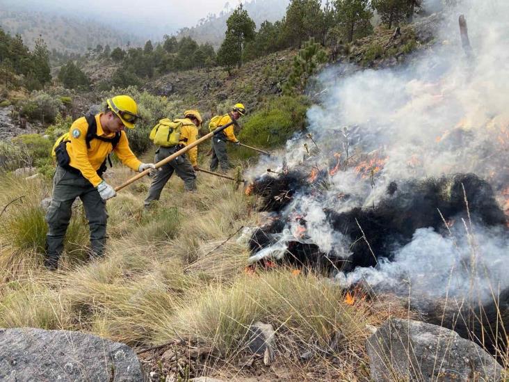 Aún activo, incendio en Pico de Orizaba; controlado en 60 %