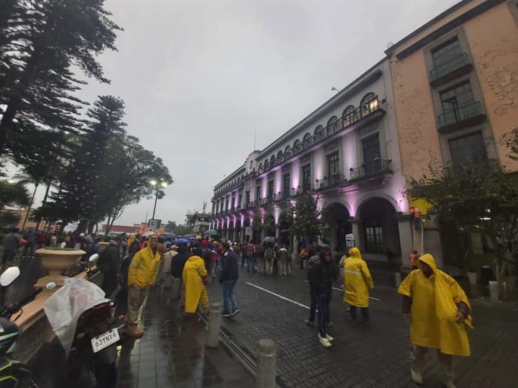 Y volvieron; sindicalizados de CMAS toman el centro de Xalapa (+Video)