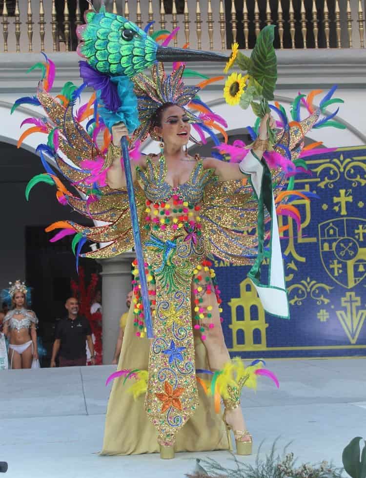 Finalistas de Miss Earth Veracruz modelaron trajes típicos de sus municipios