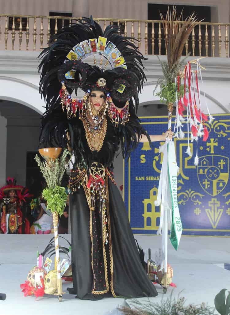 Finalistas de Miss Earth Veracruz modelaron trajes típicos de sus municipios