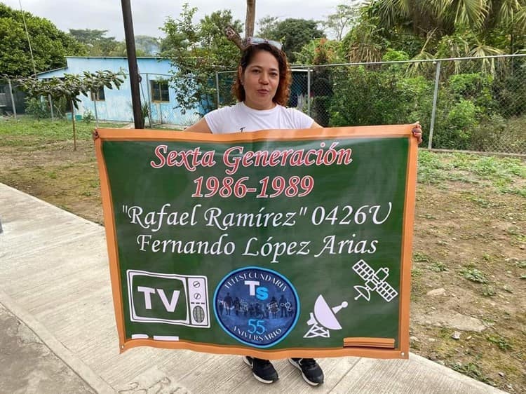 Celebran 55 años de la modalidad telesecundaria en Cosamaloapan