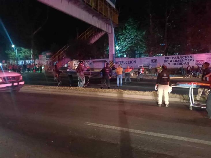 Desesperado sujeto casi se arroja de un puente; pasó en Banderilla