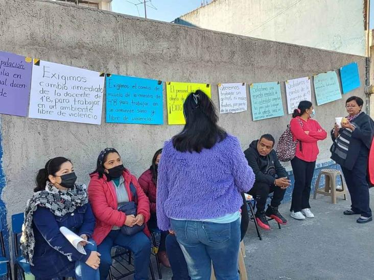 Por “conflilctivas”, buscan sacar a 2 maestras de escuelas de Orizaba e Ixtaczoquitlán