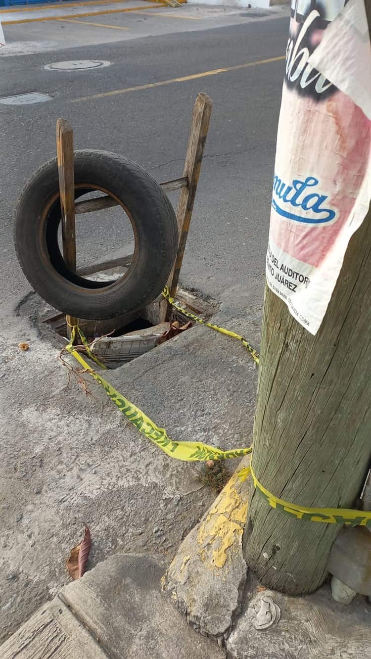 Registro expuesto en medio de avenida en Boca del Río preocupa a transeúntes