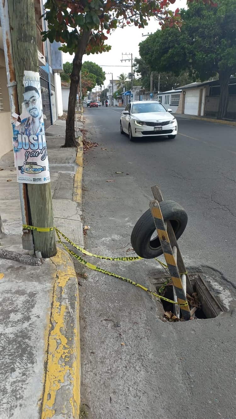 Registro expuesto en medio de avenida en Boca del Río preocupa a transeúntes