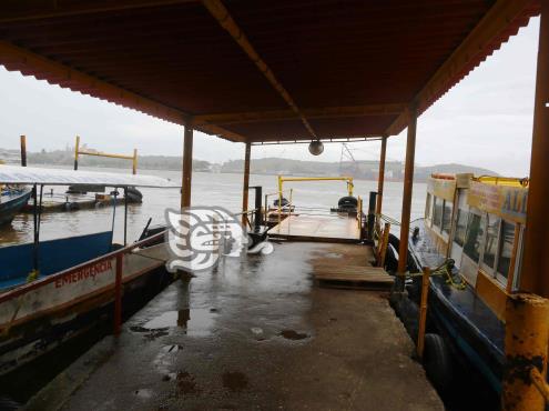 Por mal tiempo, paran lanchas y transbordador en Coatzacoalcos (+Video)