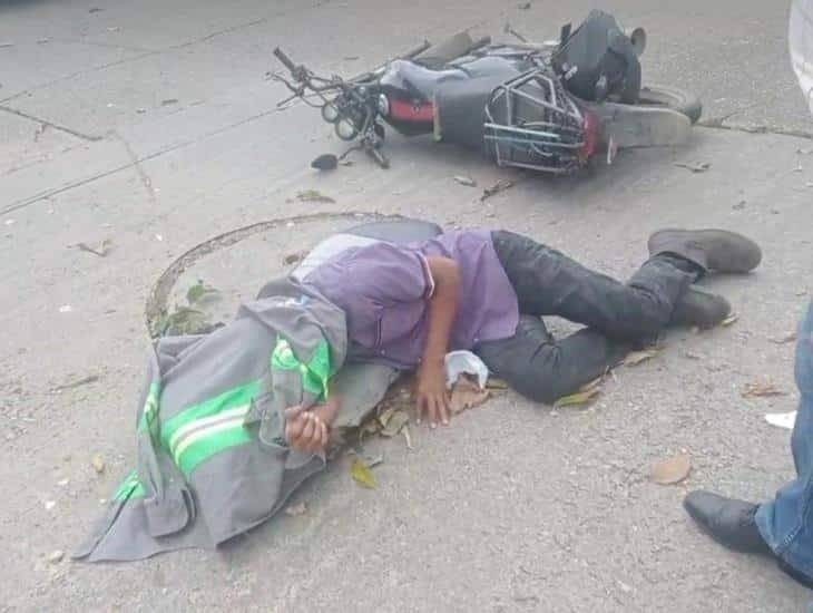 Choca motociclista contra un taxi en Coatzacoalcos