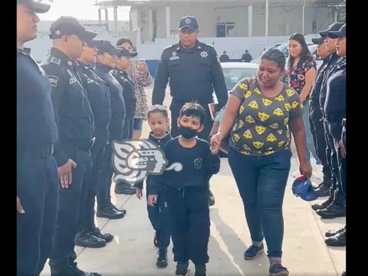 Aaron, pequeño con leucemia, cumple su sueño de ser policía en Coatzacoalcos (+Vídeo)