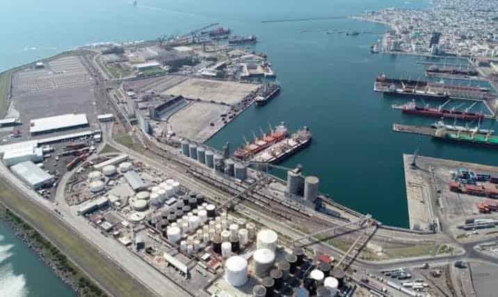 Continúa el cierre del puerto a la navegación menor en Veracruz por Frente Frío 27