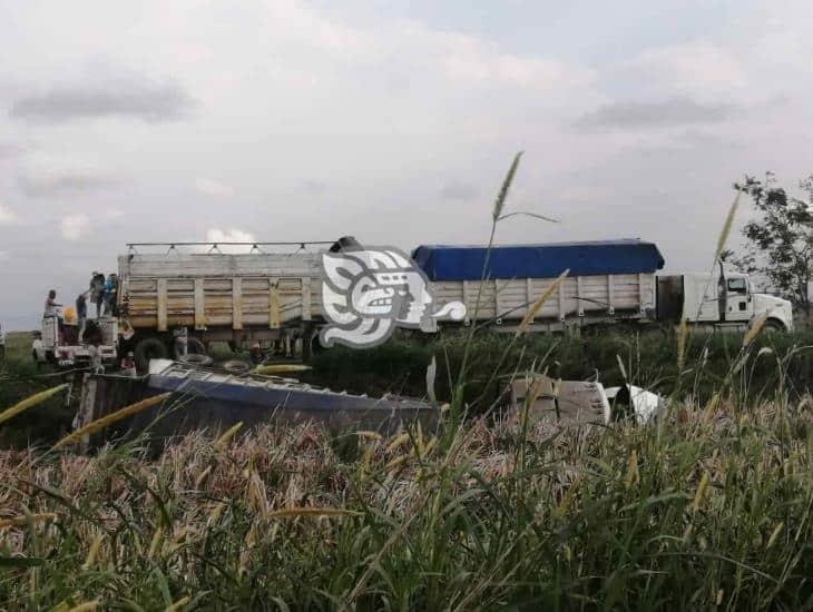 Caos vial en la Transístmica Coatza- Mina