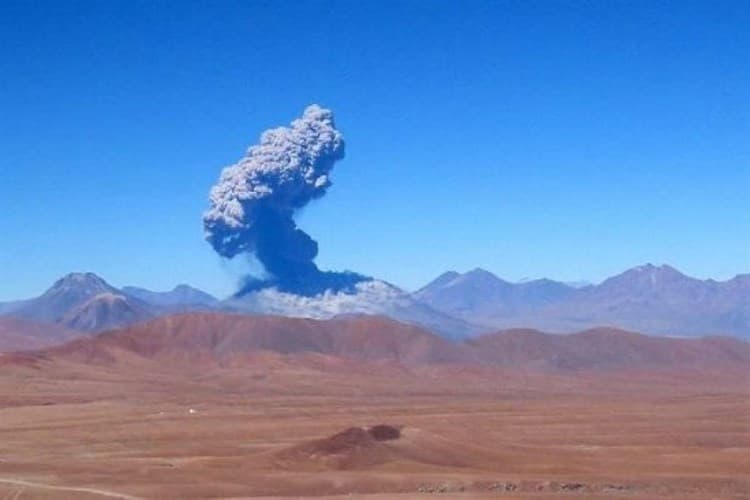 Alerta en Chile aumenta sismicidad en el volcán Láscar