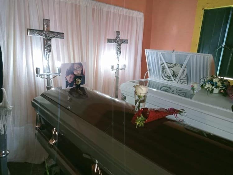 Velan a mujer empresaria y su hijo, fallecidos en accidente en Cotaxtla