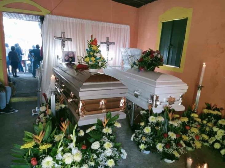Velan a mujer empresaria y su hijo, fallecidos en accidente en Cotaxtla