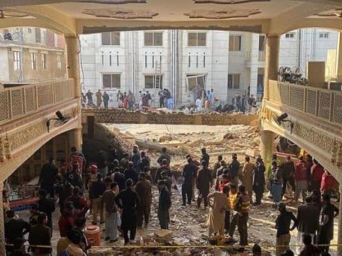 Se registra ataque suicida en mezquita de Pakistán; hay 34 muertos y 150 heridos