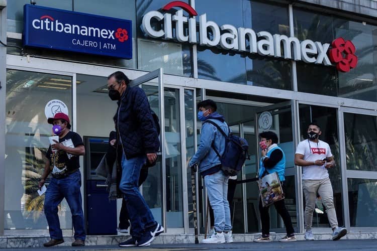 AMLO espera decisión sobre la venta de Banamex; se reunirá con Jane Fraser