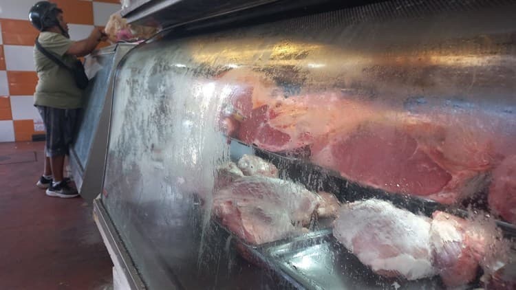 ¡Sin aumento! Tablajeros en mercados de Veracruz mantienen los precios de la carne