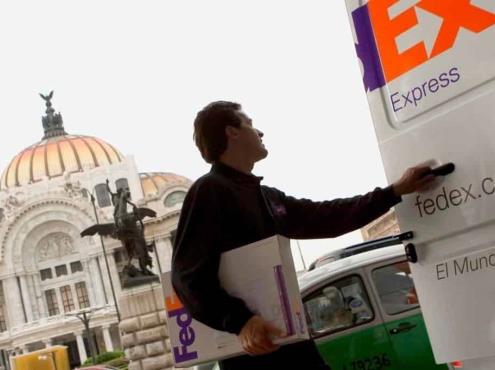 Anuncia FedEx despido de 10% de altos ejecutivos
