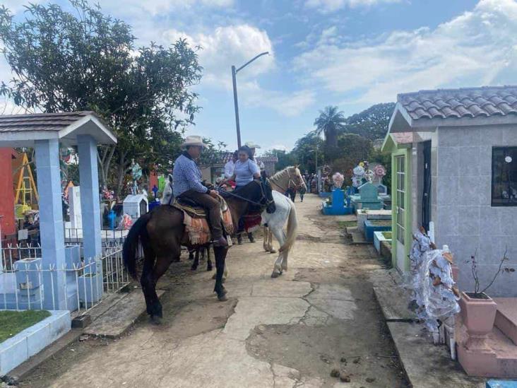 Organizan cabalgata para despedir a Manuel, asesinado en Coatepec