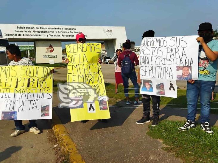 Bloquean acceso a Pajaritos; exigen cubrir gastos funerarios de pipero y pensión para viuda (+Video)