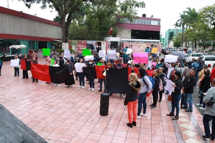En Poza Rica, integrantes del Setsuv se suman a protestas