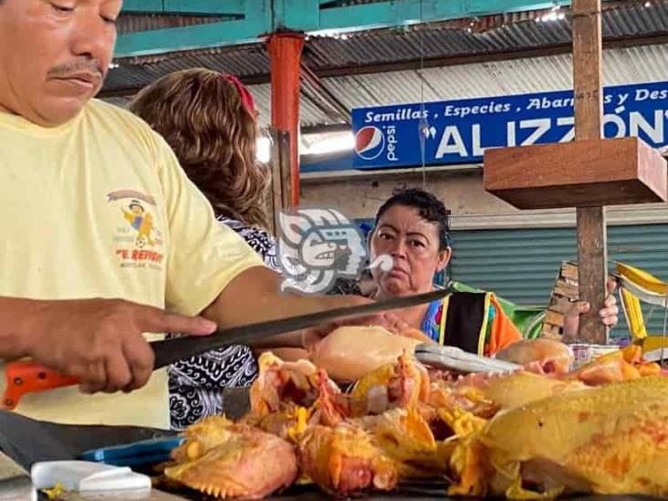 Precio del pollo por las nubes; aumenta a 10 pesos el kilo en Minatitlán