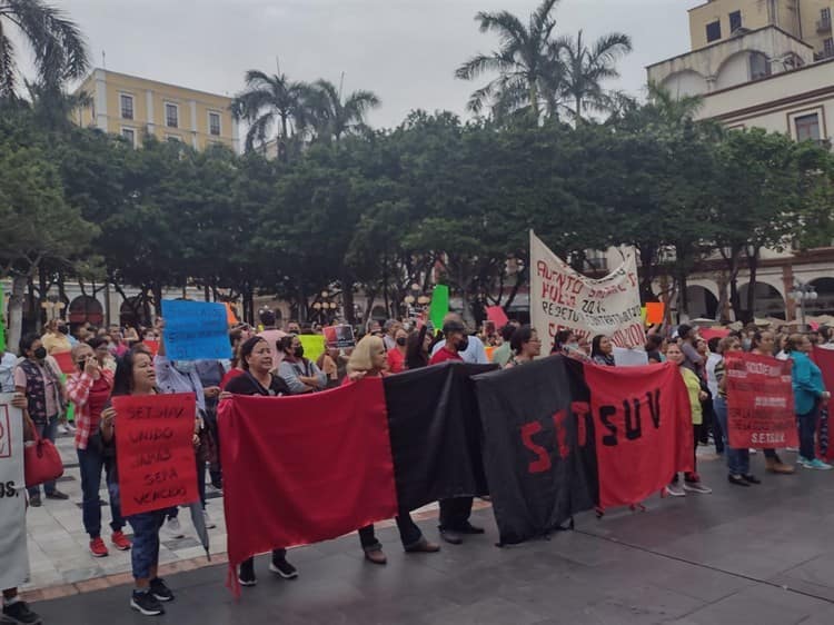Amaga SETSUV con huelga en Veracruz; demandan aumento salarial del 20%(+Video)