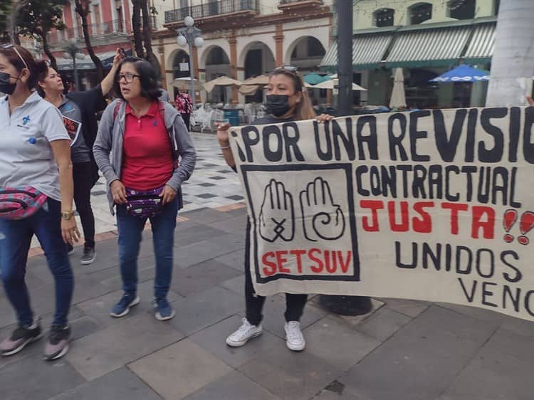 Amaga SETSUV con huelga en Veracruz; demandan aumento salarial del 20%(+Video)