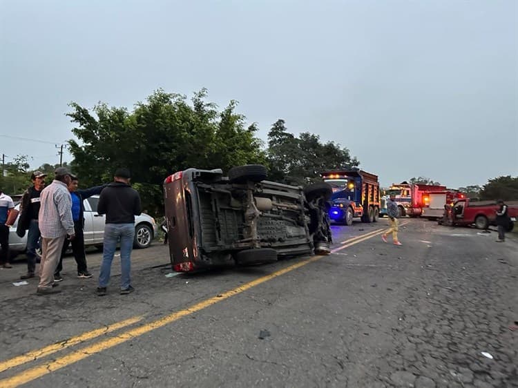 7 lesionados deja colisión de camionetas en la Álamo-Tihuatlán