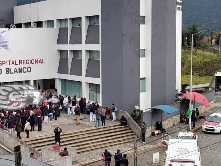 Con protesta, sindicalizados del Hospital Regional de Río Blanco exigen mejora salarial (+Video)