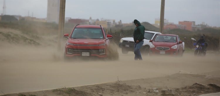 Arenero dificulta circulación en el Malecón de Coatzacoalcos (+Video)