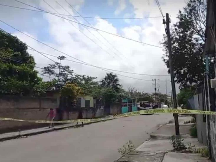Detonaciones alarman a vecinos en Coatzacoalcos; se llevan a dos mujeres en operativo