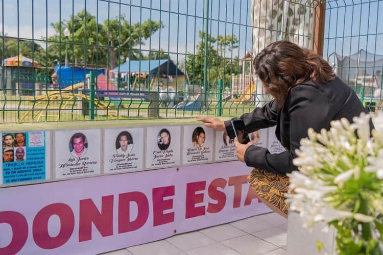 Develan memorial de personas desaparecidas en Poza Rica