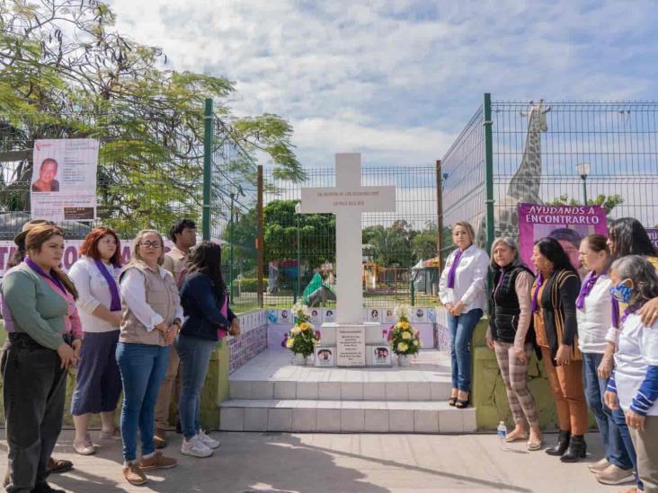 Develan memorial de personas desaparecidas en Poza Rica