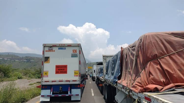 Por inseguridad en carreteras de Veracruz aumentaron los seguros de autotransporte de carga (+Video)