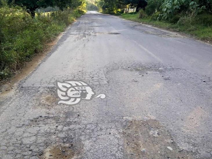 Carretera en mal estado, causante de accidentes automovilísticos en Misantla