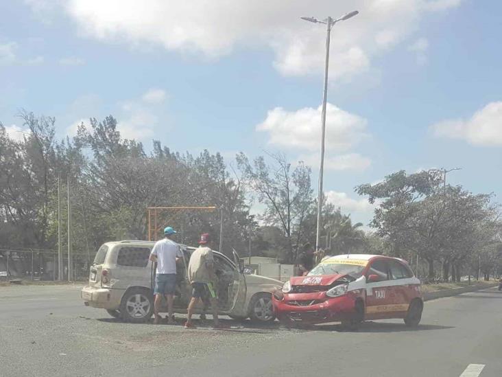 Se registra aparatoso choque a la altura de Tamsa, en Veracruz