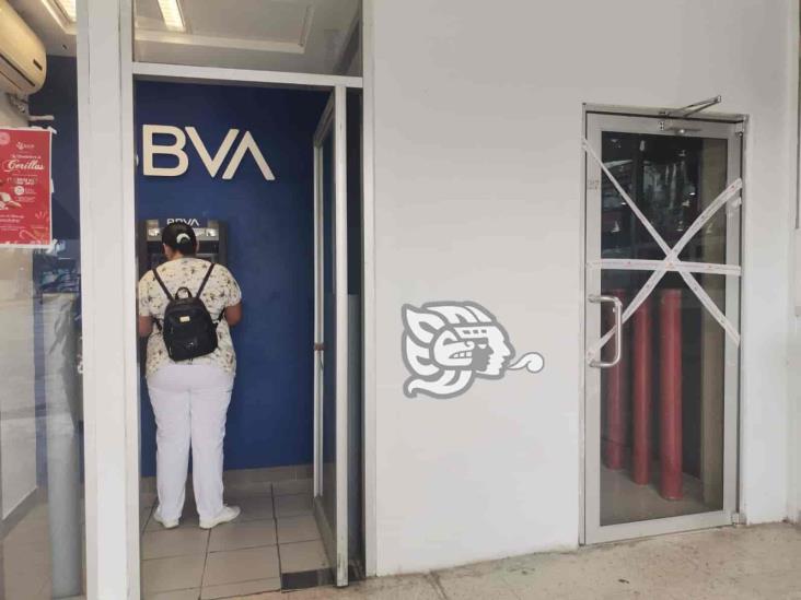 Cajero automático de BBVA presenta fallas y afecta a usuarios