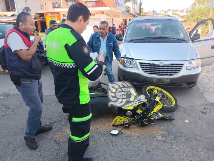 Camioneta embiste a motociclistas en Córdoba; hay dos lesionados