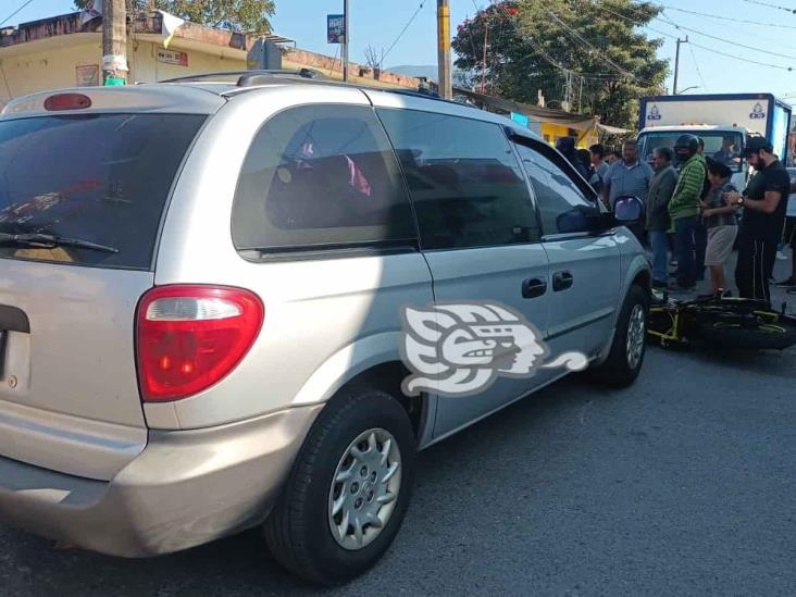 Camioneta embiste a motociclistas en Córdoba; hay dos lesionados