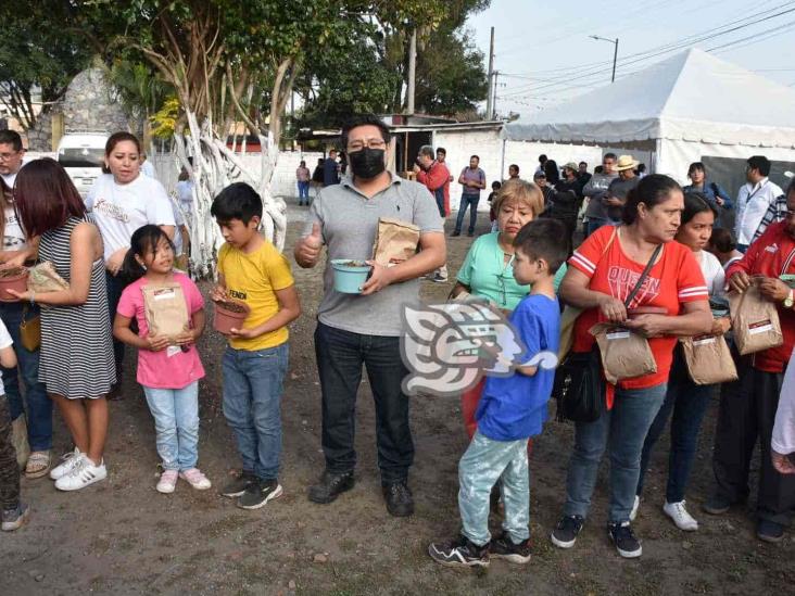 AC promueve en Orizaba huertos en casa