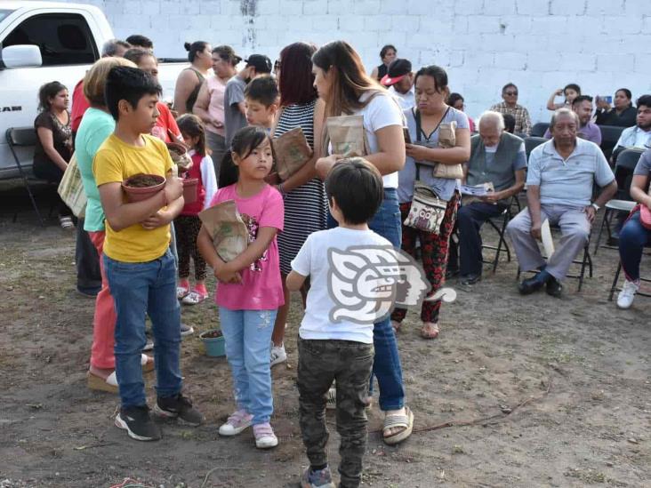 AC promueve en Orizaba huertos en casa