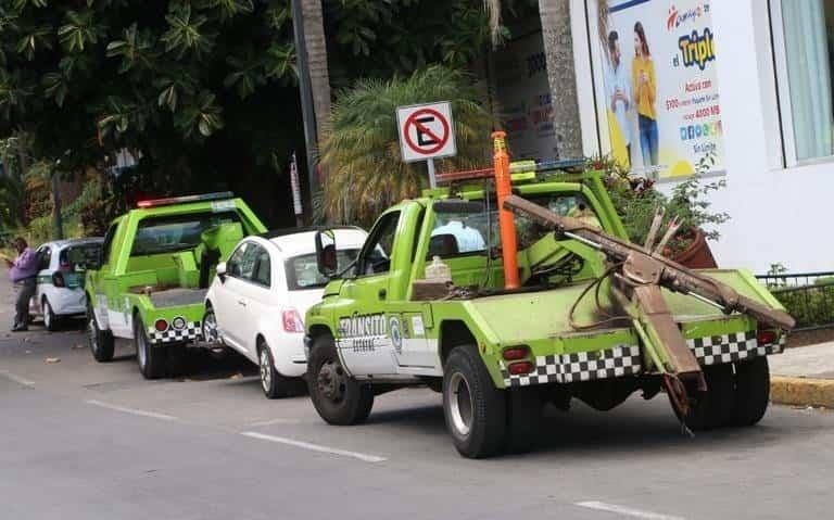 ¿De nuevo? Aplazan hasta marzo reglamento contra abusos de grúas